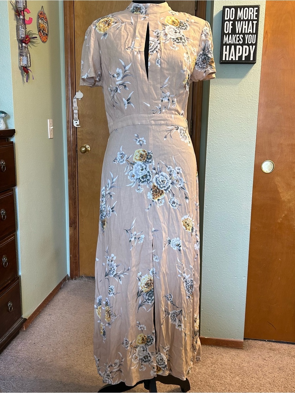 AFRM beige floral print maxi dress keyhole opening flowy short sleeved size M